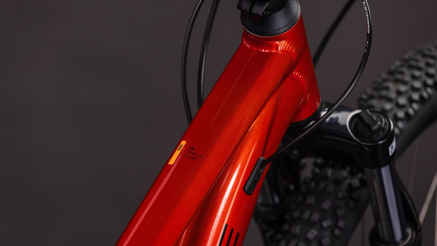 Bicicleta de montaña CUBE Aim ONE 2026 sundowner & black lista para trail riding
