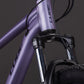 Detalle del cuadro de aluminio CUBE Aim ONE 2026 lightpurple & chrome con logo CUBE