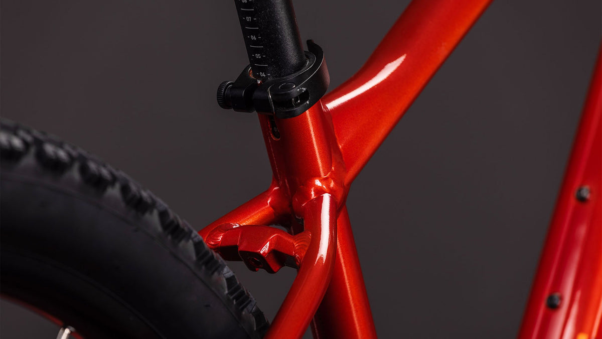 Componentes Shimano y frenos de disco mecánicos CUBE Aim ONE 2026 sundowner & black