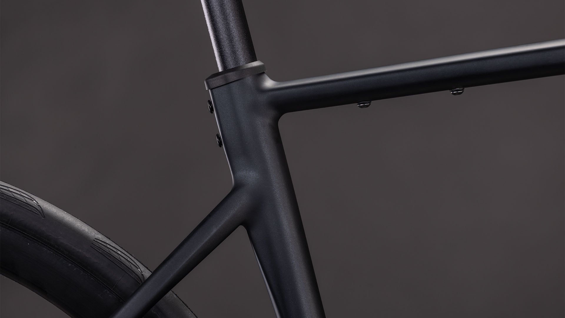 CUBE Attain SLX 2026 - Detalle de frenos hidráulicos Shimano 105