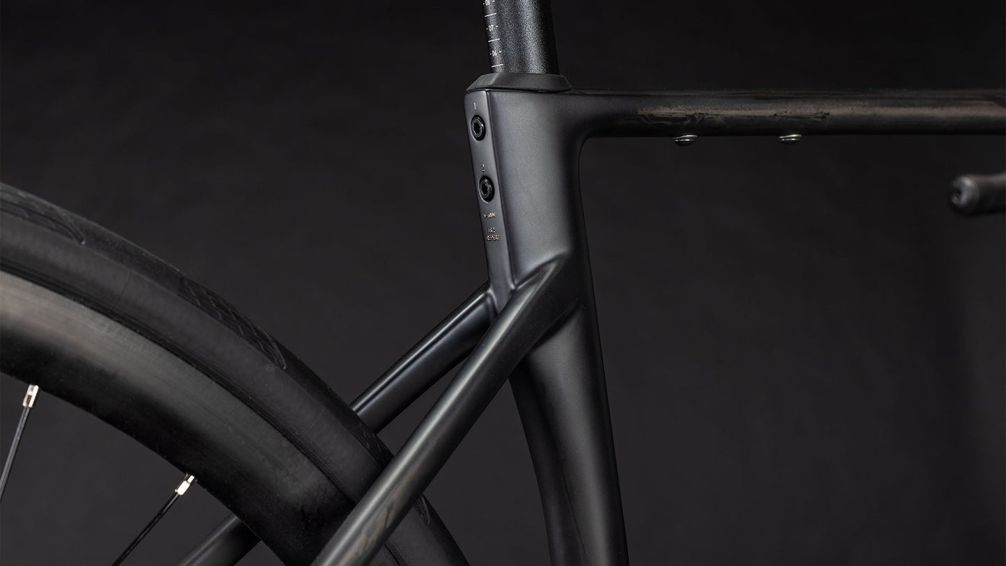 Cube Attain C:62 Race Blackline 2026