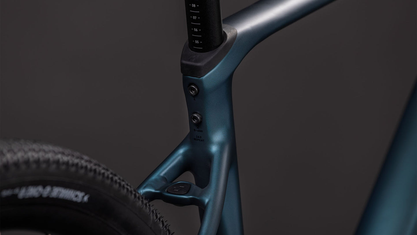 Cube Nuroad Race Royalgreen & Black 2026