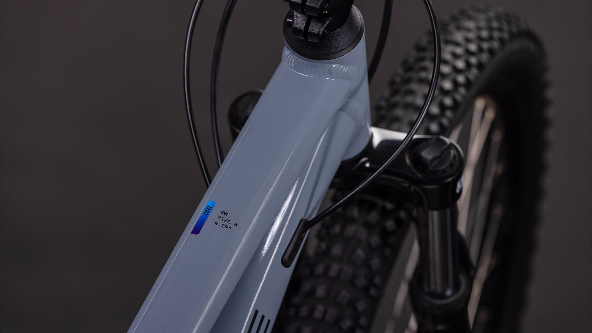 vista superior de la bicicleta aim one de cube con calidad alemana