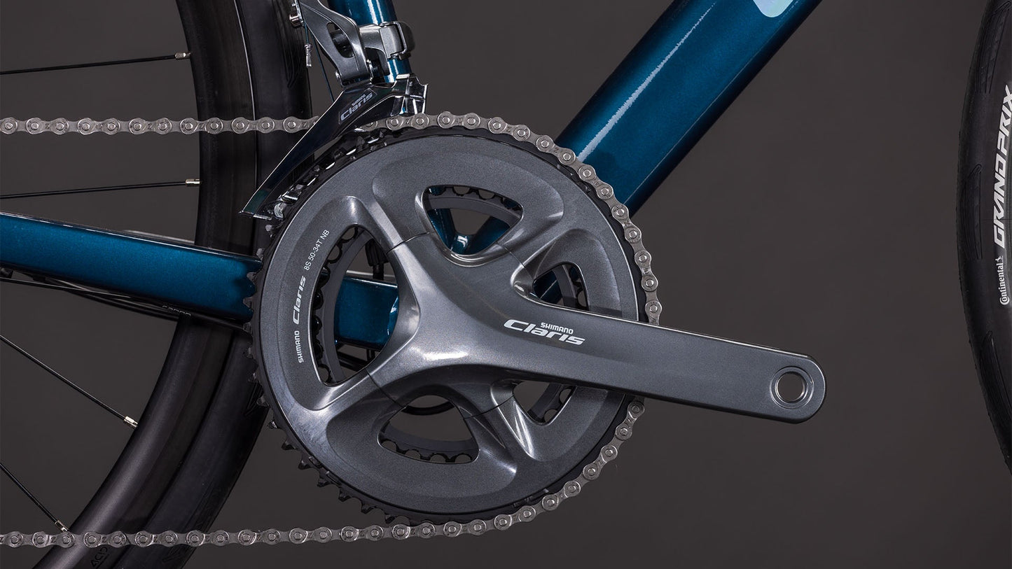 CUBE Attain Pro 2026 - Detalle de transmisión Shimano Claris 8 velocidades