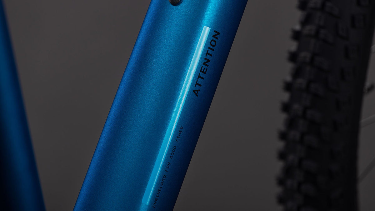 CUBE Attention Pro Electricblue & Blue 2026