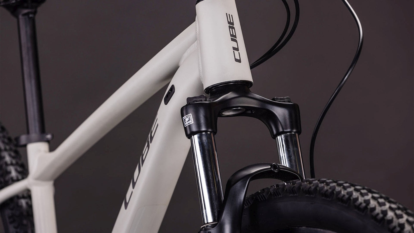 CUBE Aim Pro Greige & Titan 2026